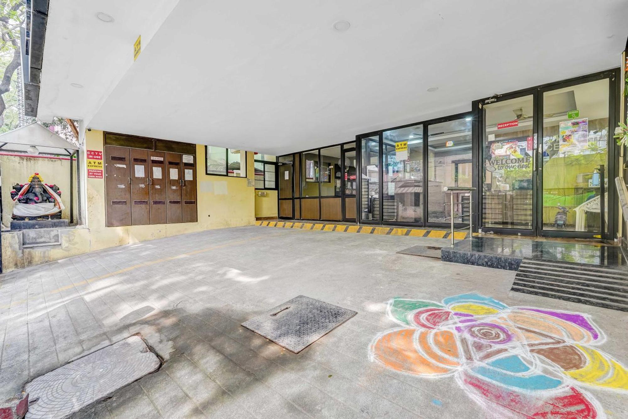 Season 4 Residences: Tech Hub Convenience in Thiruvanmiyur Chennai Exterior photo