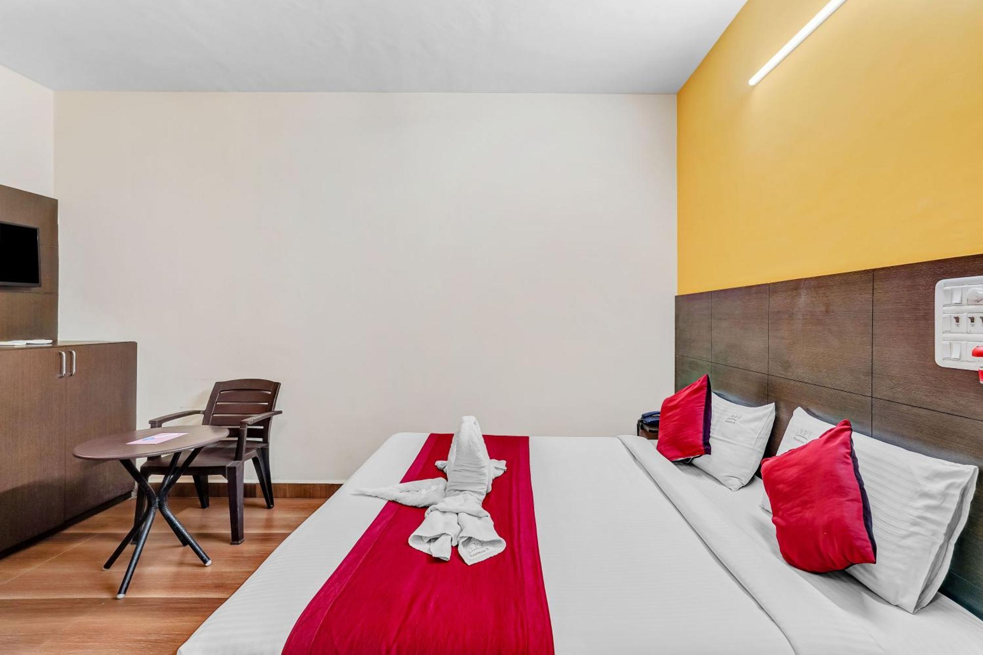Season 4 Residences: Tech Hub Convenience in Thiruvanmiyur Chennai Exterior photo