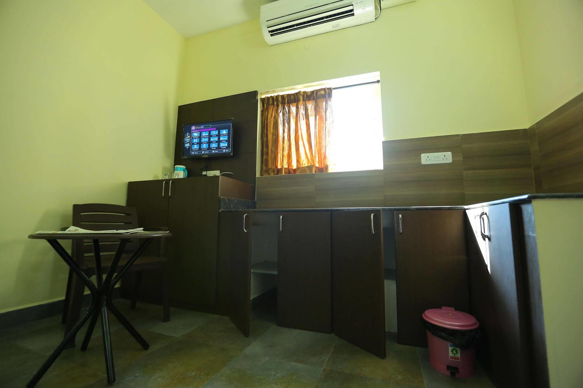 Season 4 Residences: Tech Hub Convenience in Thiruvanmiyur Chennai Exterior photo